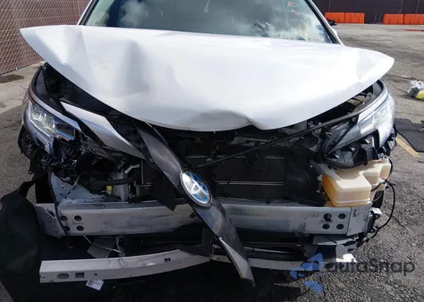 2022 Toyota Sienna Limited z USA, uszkodzony, nr VIN 5TDZRKEC7NS104551